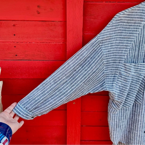 No tag linen/cotton striped button down tie back top - Picture 3 of 14